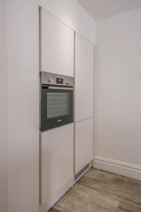 Summer Breeze Apartment, In The Historic Centre Of 라고스 외부 사진