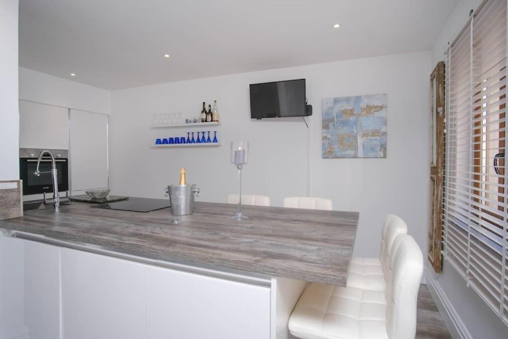 Summer Breeze Apartment, In The Historic Centre Of 라고스 외부 사진