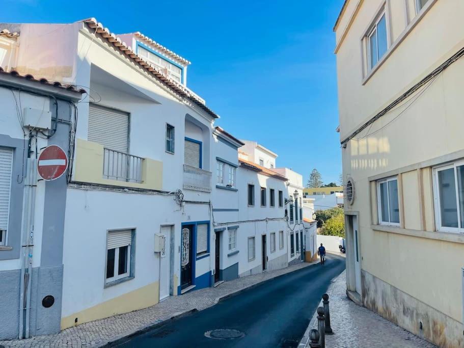 Summer Breeze Apartment, In The Historic Centre Of 라고스 외부 사진